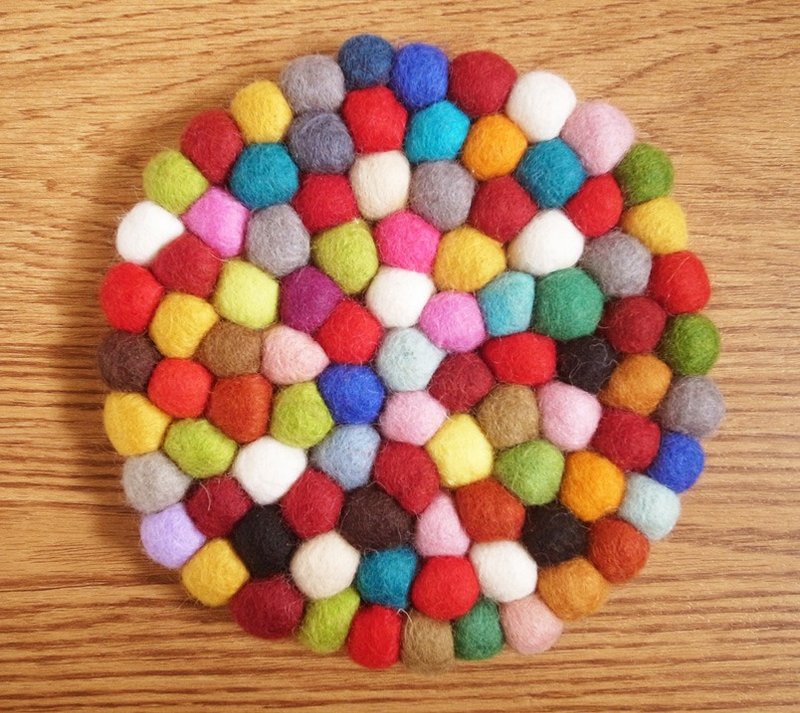 羊毛毡圆形20cm彩色球球手工餐垫 隔热垫 锅垫 - 餐垫/桌巾 - 羊毛 多色