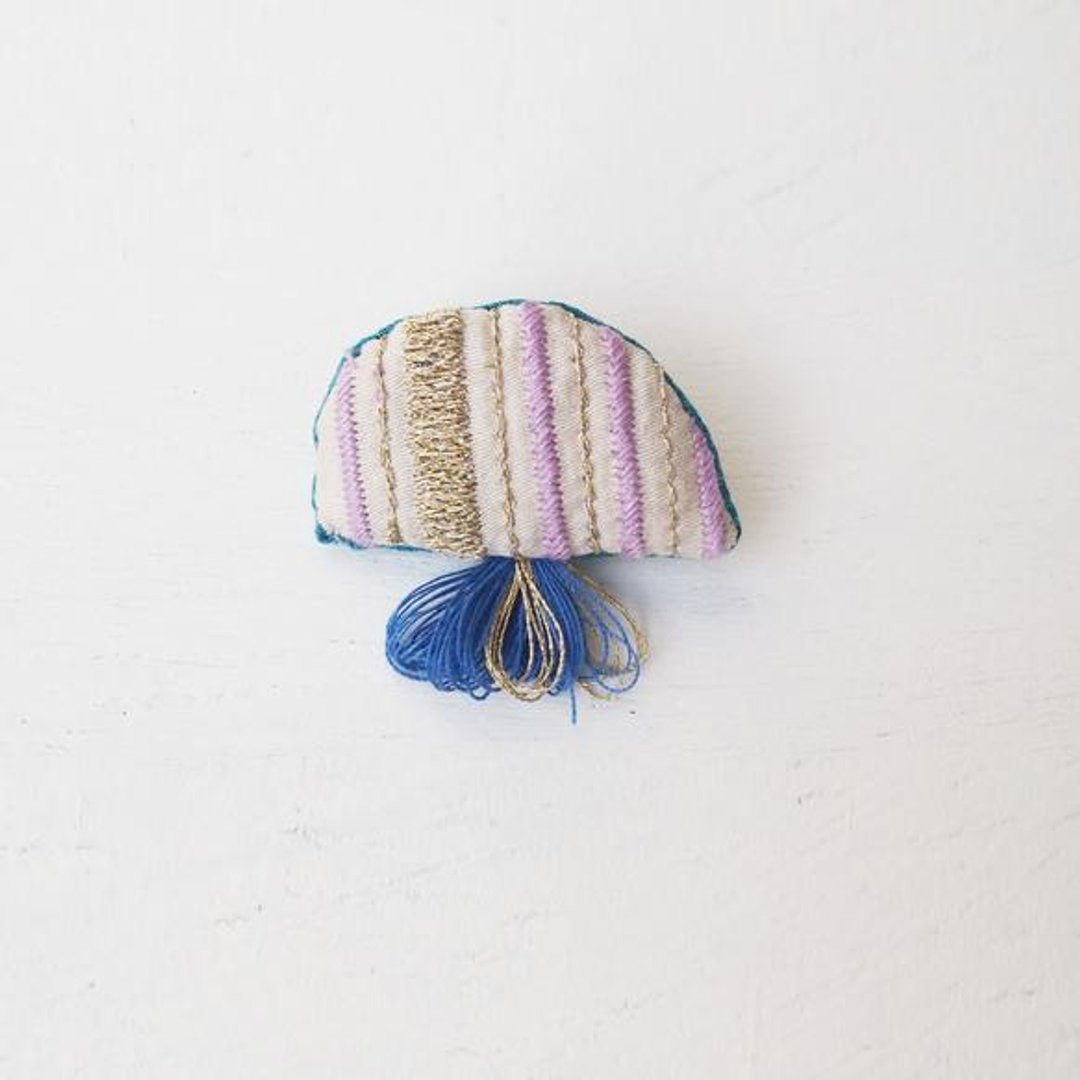 Jellyfish brooch 018 [Made to order] - 胸针 - 其他材质 金色