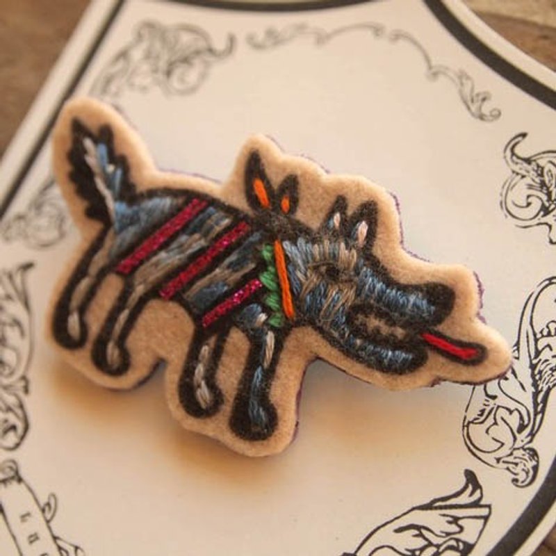 Wolf brooch - 胸针 - 羊毛 咖啡色