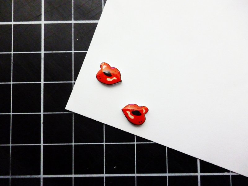 Fei，story - 手绘嘴唇B耳环 防过敏耳针/耳夹 - 耳环/耳夹 - 塑料 红色