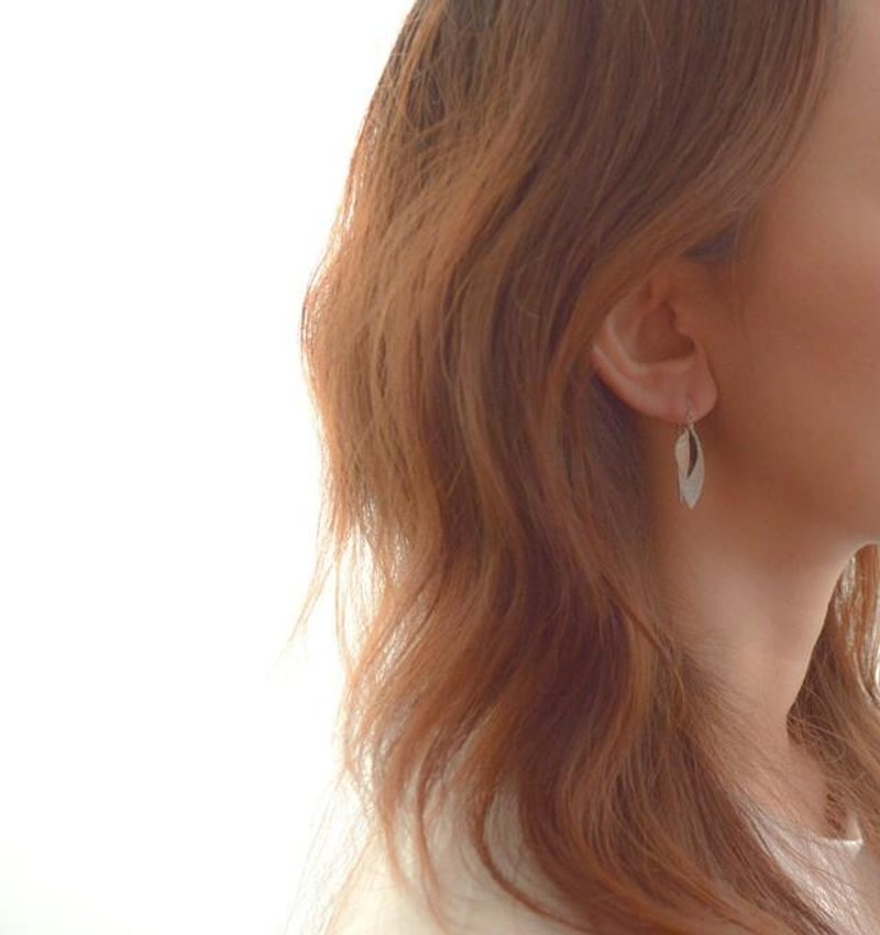 磨砂加工 叶子耳环 - 耳环/耳夹 - 其他金属 银色