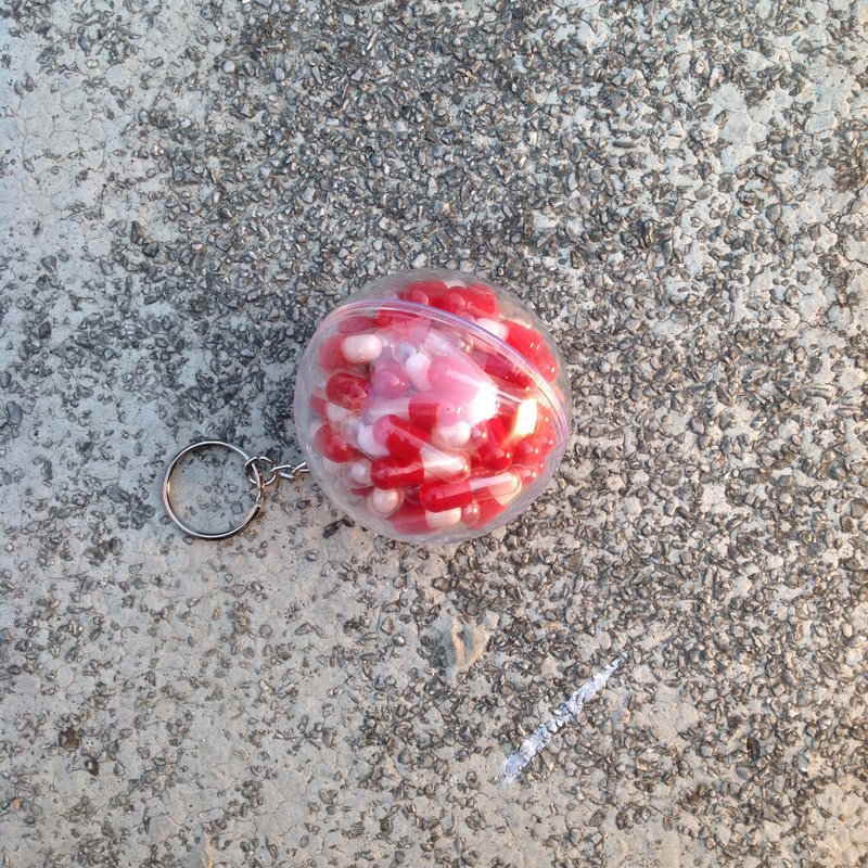 球救系列钥匙圈—双层内馅特别版草莓酒 - 钥匙链/钥匙包 - 压克力 粉红色