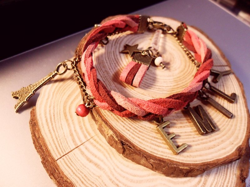 god leading-【暖心系列】个人字母手环  自选字母 皮绳颜色 古铜缀饰 个人独特 附包装小卡 - 手链/手环 - 真皮 多色