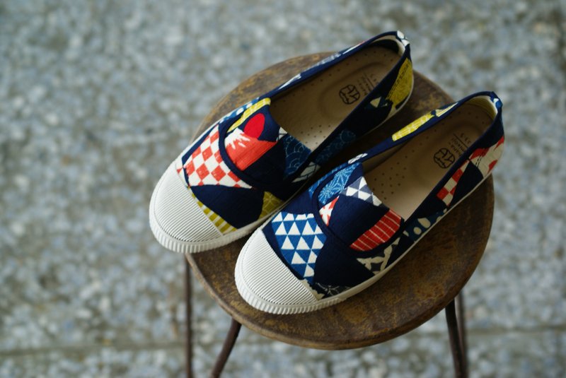 【七月小惊喜：运命の靴】限定出清鞋/菓菓日/富士山之味花布/23.5号/只有一双 - 女款休闲鞋 - 其他材质 蓝色