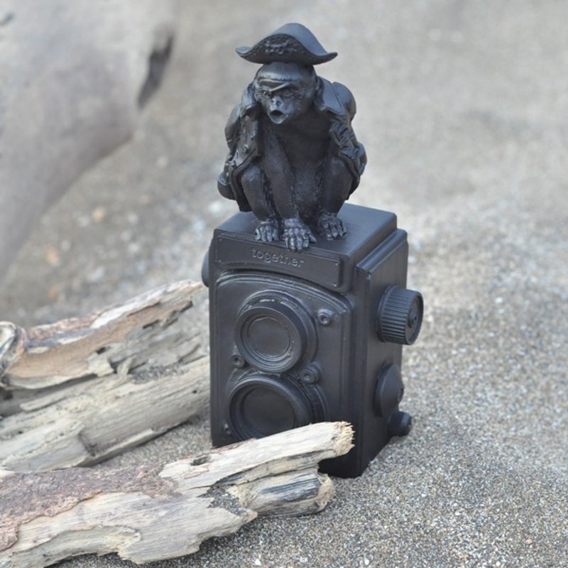 独臂海贼猴王强巴 。展示样品贩售区 - 摆饰 - 其他材质 黑色