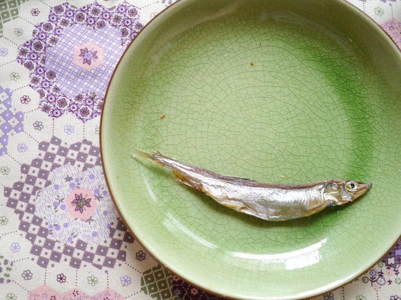 三毛烘培坊 天然宠物肉干(猫咪也适合)-爆卵柳叶鱼干 75克 - 零食/点心 - 新鲜食材 