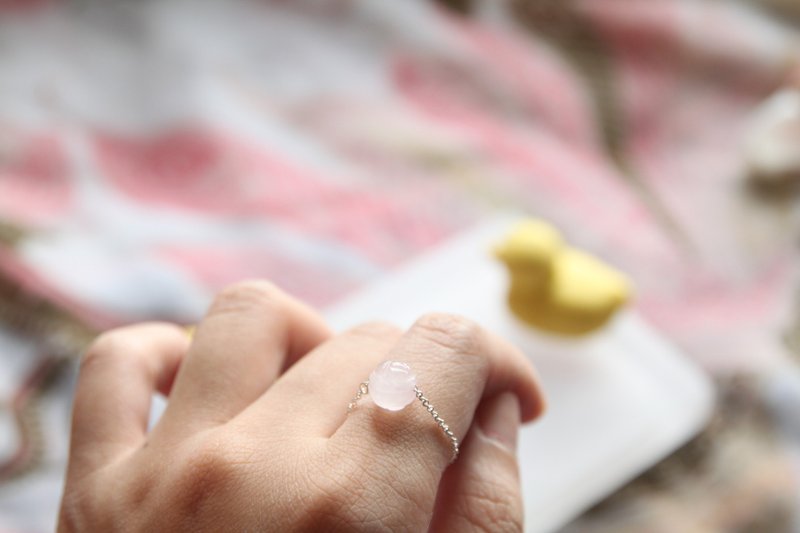 镀银链条雕花粉晶戒指 (粉晶约7MM粗) gold-plated Silver-plate chain Ring with pink quartz, please provide ring size when order - 戒指 - 其他金属 粉红色