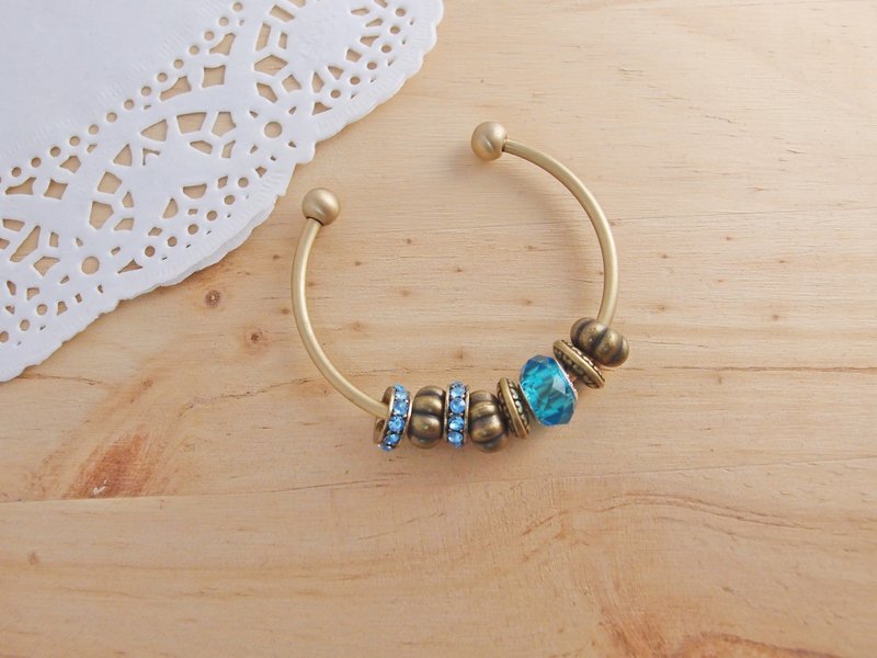 西西丫法。CB0004-1。湛蓝。水钻 x 南瓜珠 x 古铜开口型手镯 - 手链/手环 - 其他材质 蓝色