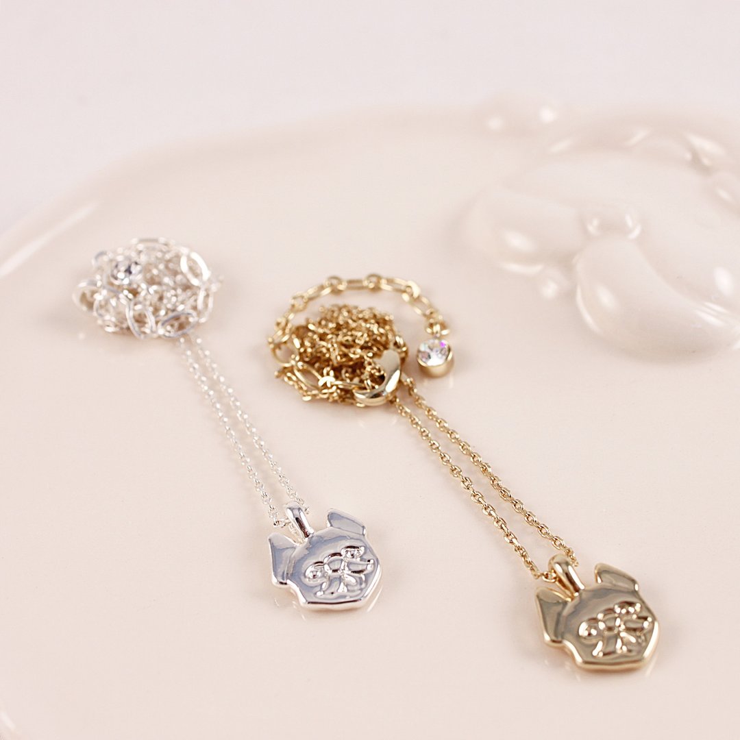+BeeLoved+ 精品配饰礼卡─法斗【Holiday Greeting】 - 项链 - 其他金属 金色