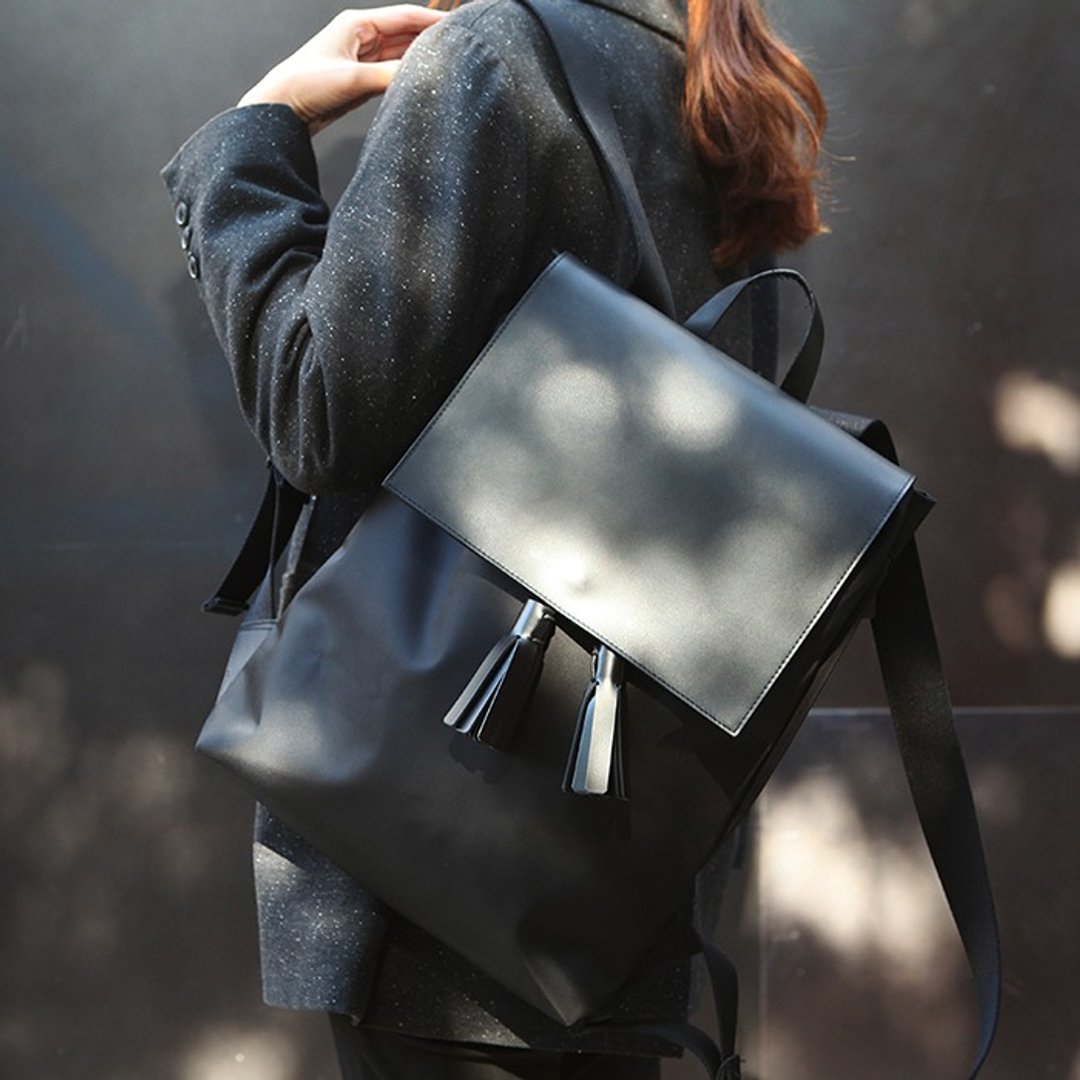 韩国ithinkso 直立后背包 双材质混搭 LEATHER FLAP BACKPACK-Black - 后背包/双肩包 - 聚酯纤维 