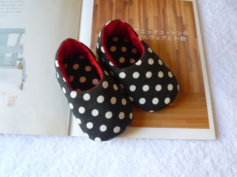 黑底白点点室内鞋 宝宝鞋 (鞋长14/15)(特价款) - 婴儿鞋 - 棉．麻 黑色