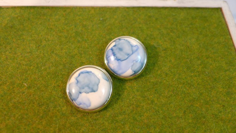 【Studio 5629】Vintage/西洋古董饰品 晕蓝 夹式耳环 - 耳环/耳夹 - 其他材质 多色