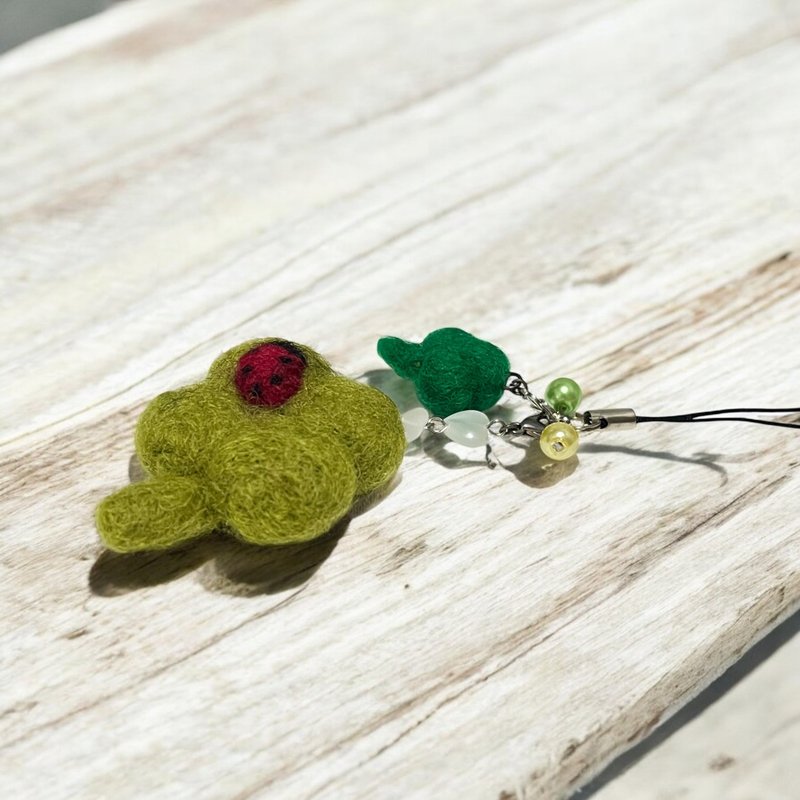 瓢虫幸运草吊饰/羊毛毡 - 吊饰 - 羊毛 绿色