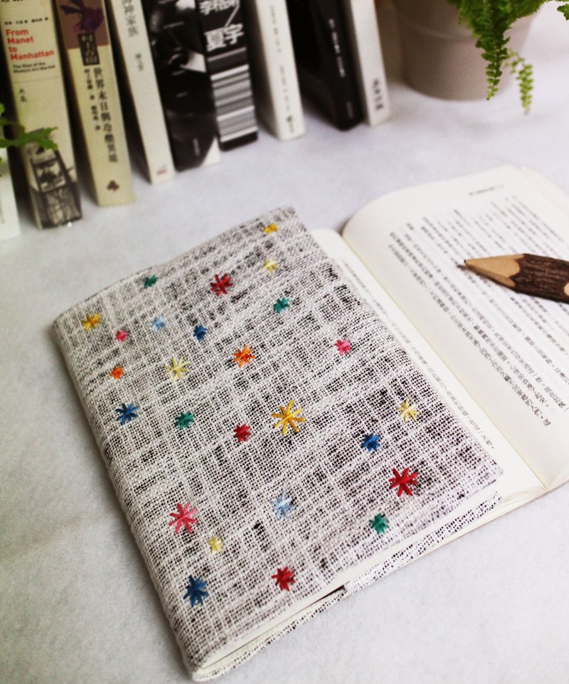 手作书衣笔记本【万花嬉春】白黑双织帆布款(大本=A5) - 笔记本/手帐 - 其他材质 白色