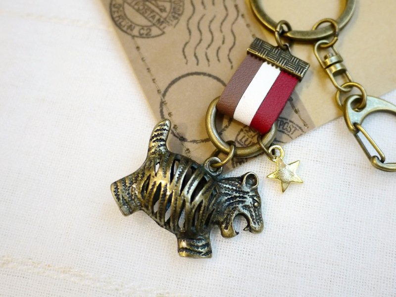 Paris*Le Bonheun。幸福手作。麡皮镂空吊饰&钥匙圈。虎大爷 - 吊饰 - 其他金属 多色
