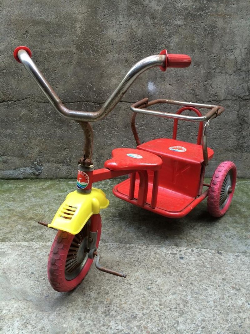 古董老品铁皮儿童车三轮车小孩幼童脚踏车学步车童玩具bauhaus工业风乡村杂货zakka普普风loft北欧风eames咖啡文创lomo摄影ikea古着vespa - 摆饰 - 其他金属 红色