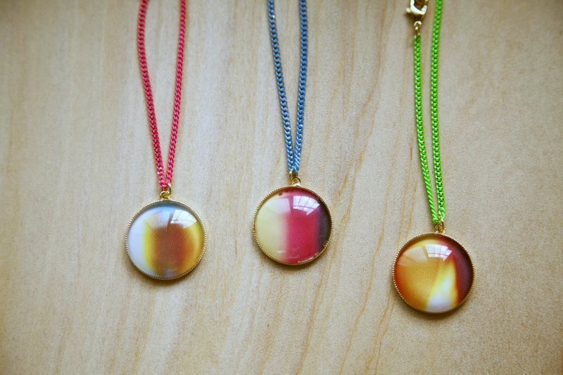 今晚我是手-露光抽象画泡泡球萤光春天色手链 - 手链/手环 - 其他金属 橘色