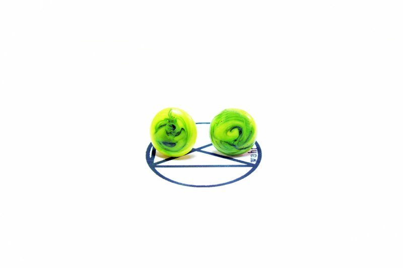 【Wahr】绿耳环(一对) - 耳环/耳夹 - 其他材质 多色