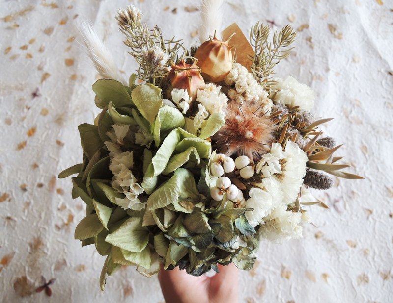 微甜圈 手作 甜筒冰淇淋 榛果抹茶 绿绣球 白星辰 缎带 干燥小花束 干燥 小花束 干燥花 婚摄 道具 - 植栽/盆栽 - 植物．花 绿色