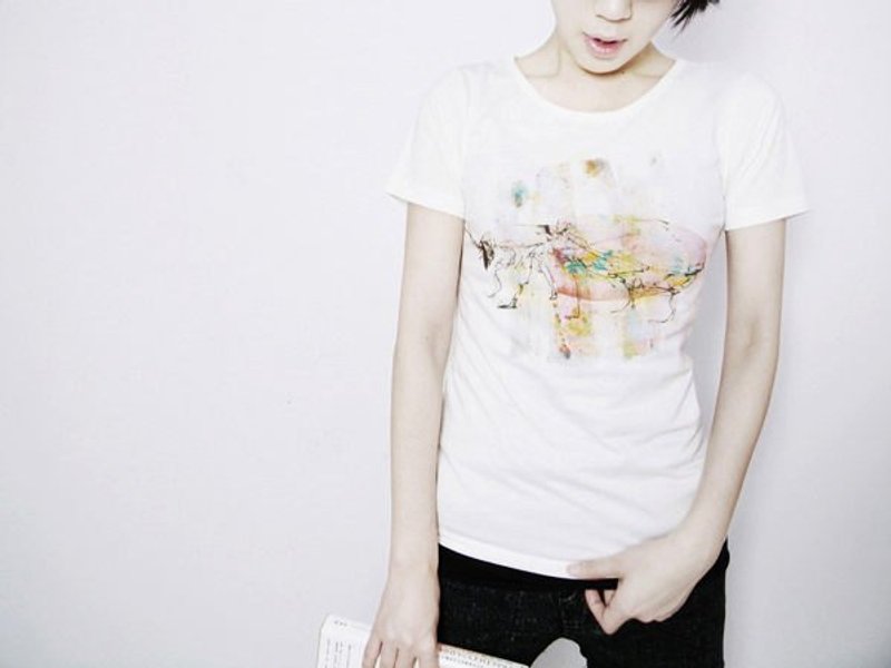 I . A . N Design  萤火虫 Firefly 有机棉 短袖T Organic Cotton - 中性连帽卫衣/T 恤 - 棉．麻 白色