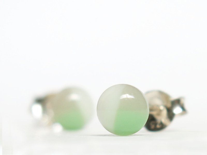 回琉璃纯银耳针 - 耳环/耳夹 - 玻璃 绿色