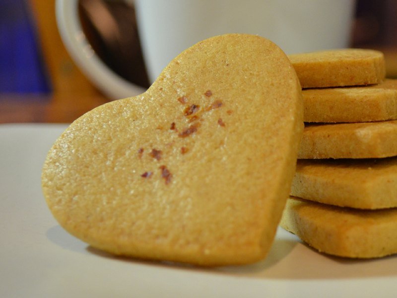 Tuxedo Cat Handmade　塔西躲猫猫 - 玫瑰传情 - 手工饼干 - 新鲜食材 红色