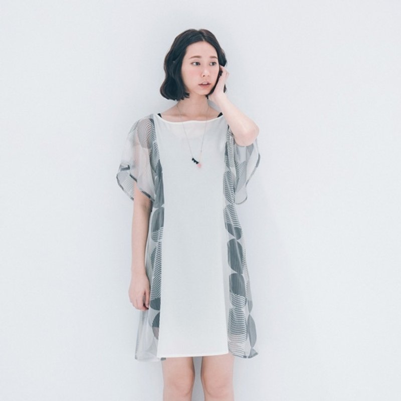 【许许儿】波浪感泡泡拼接洋装-灰 - 女装上衣 - 其他材质 灰色