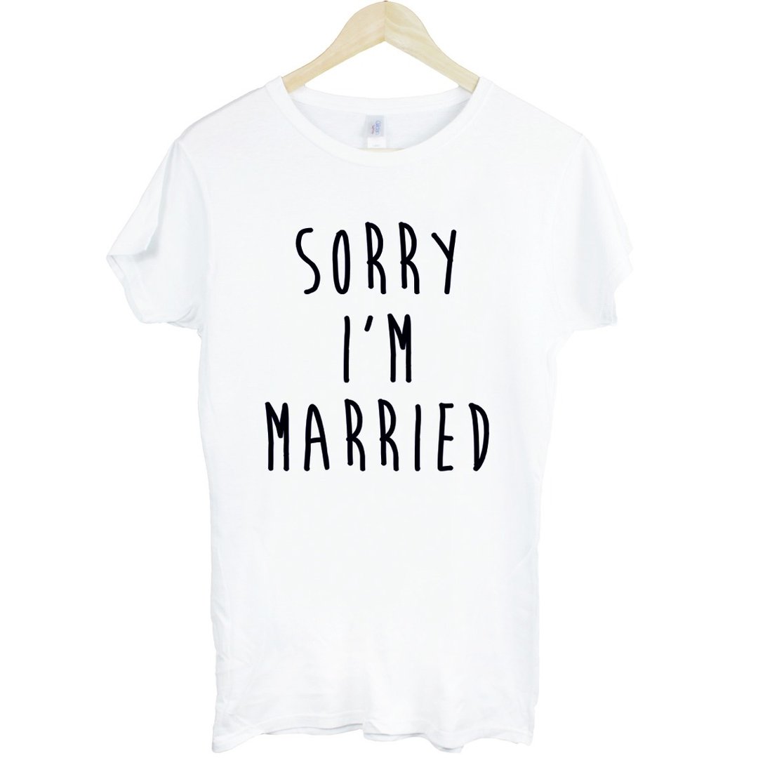 Sorry Married#2女生短袖T恤-2色 不好意思我结婚了 文字 设计 - 女装 T 恤 - 其他材质 多色