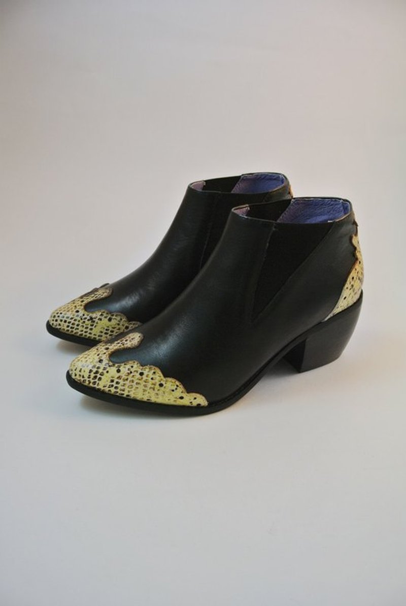 荒野大镖客。蛇皮拼接跟踝靴 (黑) - 女款休闲鞋 - 真皮 黑色