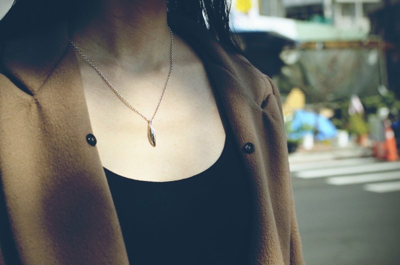 拟真小羽毛 925纯银项链组(锁骨链/女生项链)/情人节祝福礼物 - 项链 - 纯银 银色