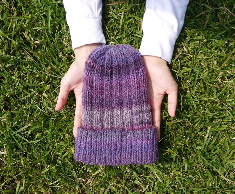 阿母100%的手作帽-反折毛帽-葡萄汁渐层-圣诞/交换礼物 - 帽子 - 其他材质 紫色