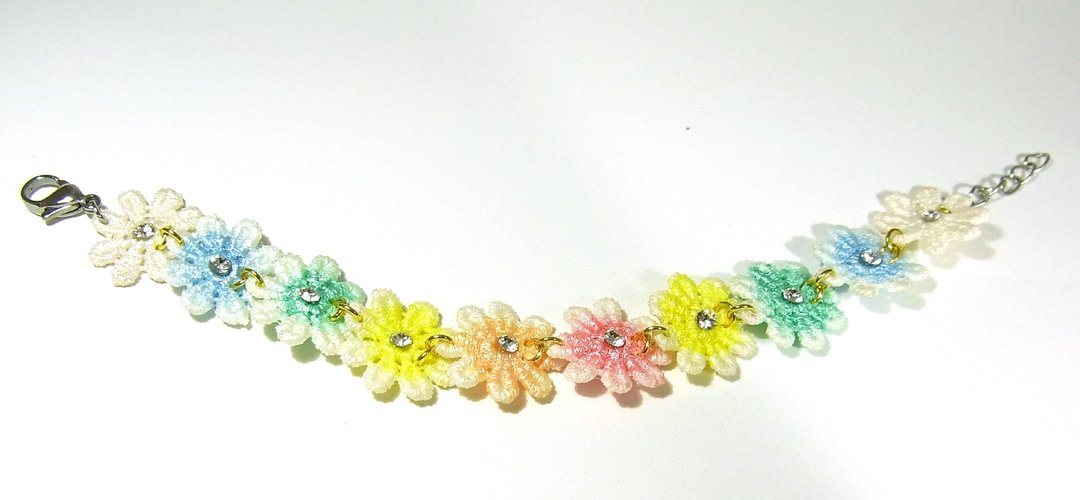 【A Lace 水蕾丝】七彩活泼花朵水蕾丝手链 - 手链/手环 - 其他材质 多色