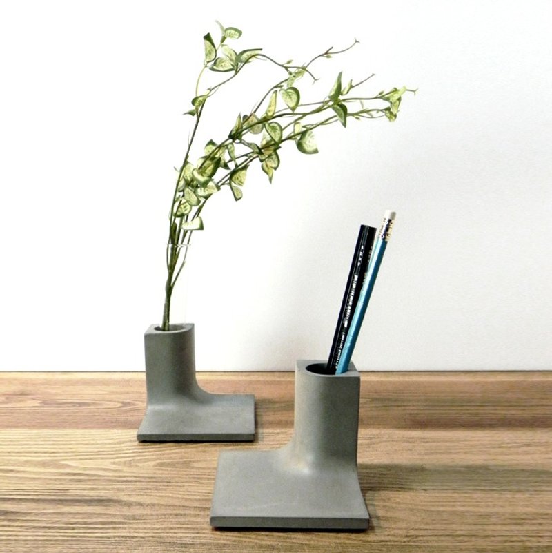 【U. A. 微风景】- 草木生 - 植栽/盆栽 - 水泥 灰色