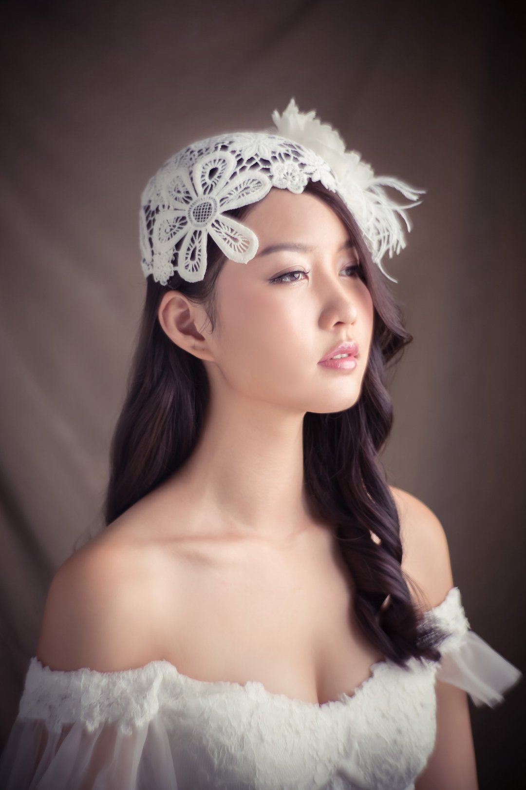 《Being of Love》蕾丝帽子＋真丝牡丹花／新娘头饰／礼帽 - 帽子 - 其他材质 白色