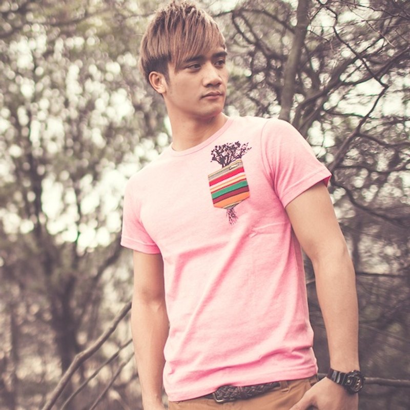 【森林系系列】口袋森林男版T（阿美族） - 男装上衣/T 恤 - 棉．麻 咖啡色