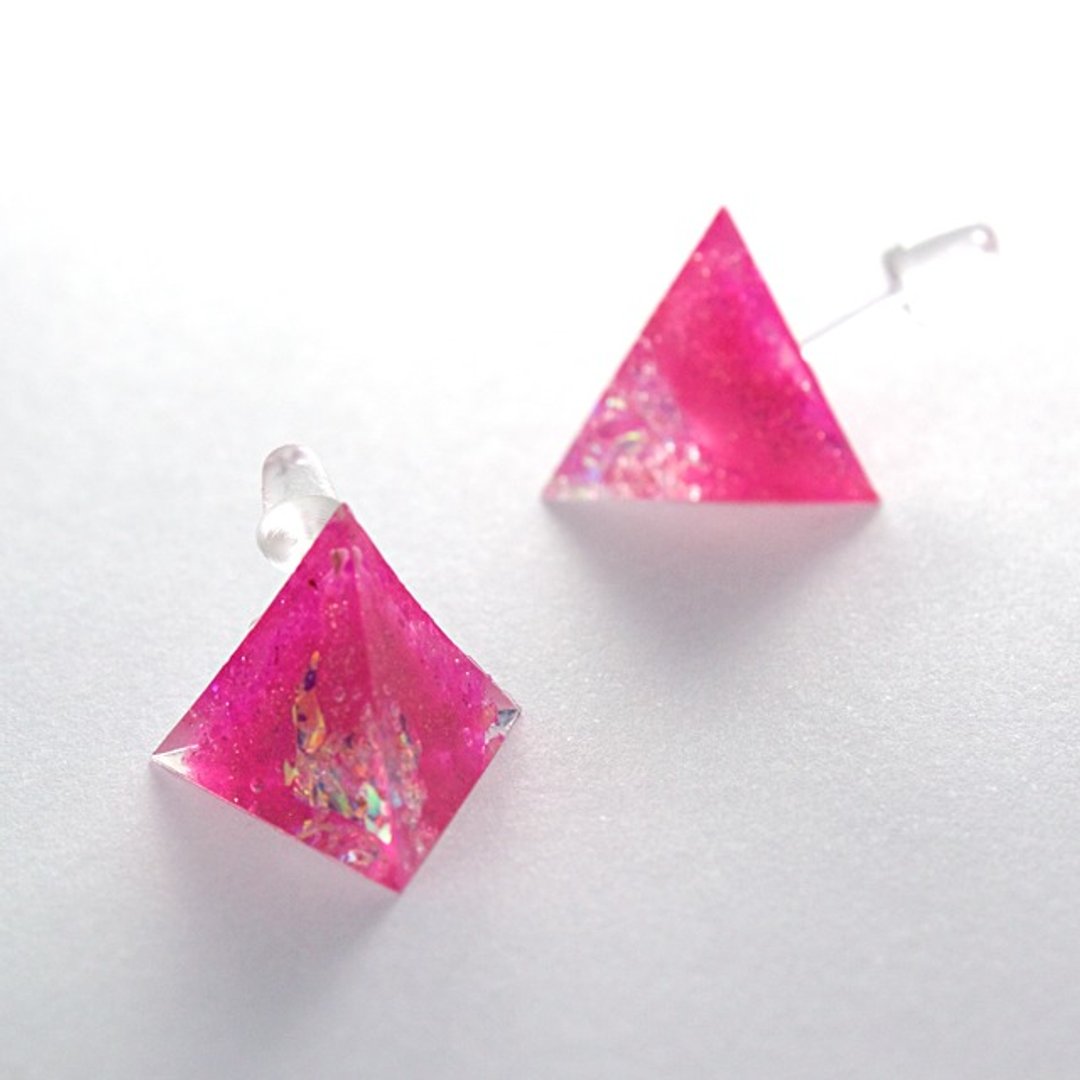 Triangle Earrings (dragon fruit) - 耳环/耳夹 - 其他材质 粉红色