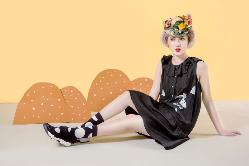 大嘴鸟森林荷叶领洋装 - 洋装/连衣裙 - 其他材质 黑色