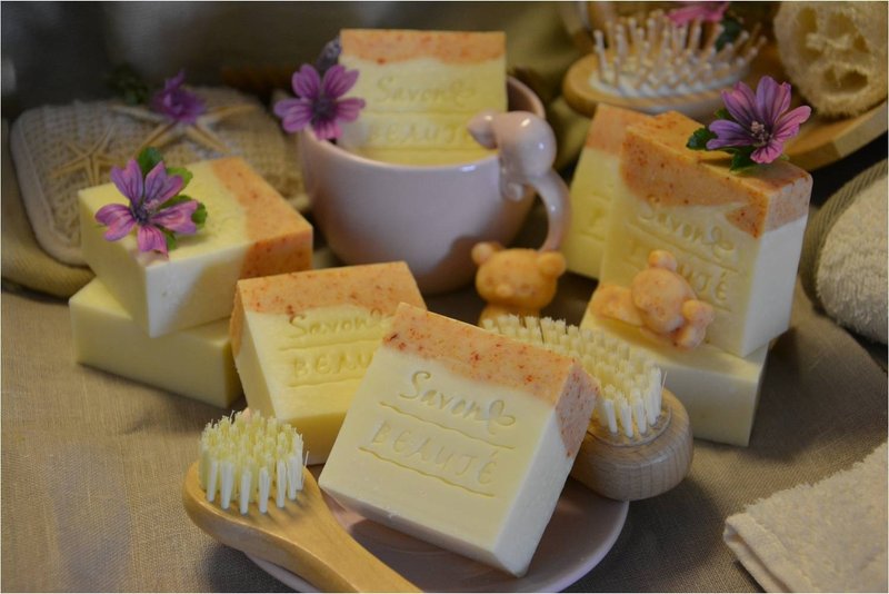 [Savon Beauté-莎媞作坊] 玫瑰天竺葵榛果保湿皂 - 沐浴用品 - 植物．花 粉红色