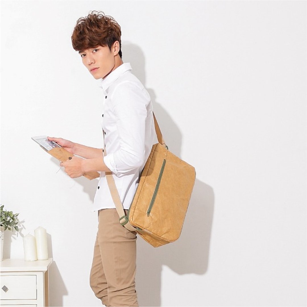 日本设计新材质●FLY BAG 邮差包 - 侧背包/斜挎包 - 纸 咖啡色