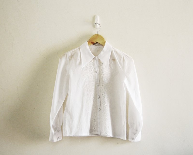 地花古着 | 日本制 白色绣花衬衫 - 女装衬衫 - 其他材质 白色
