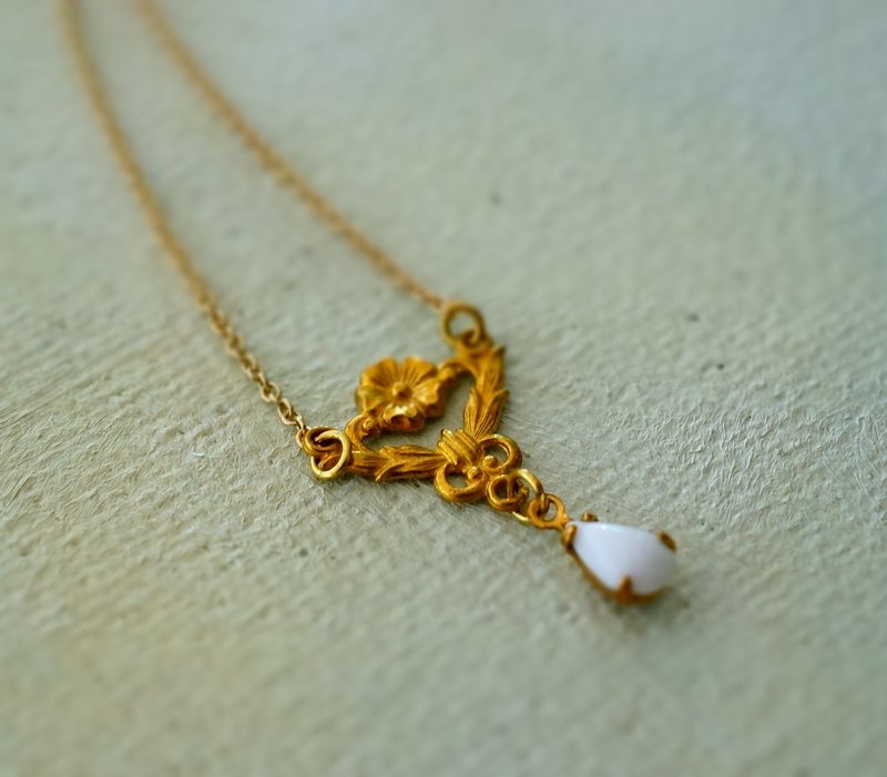 ◆hippie◆ Orléans│奥尔良 巴洛克雕花黄铜古董宝石短链锁骨链 - 项链 - 其他金属 金色