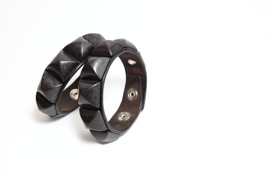 Embellish - Bracelet LB13-02601 铆钉手环 - 手链/手环 - 真皮 黑色