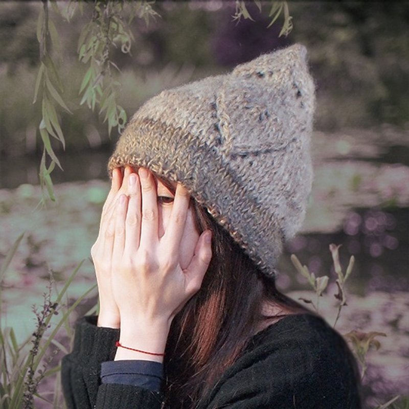 ✡古董线针织小矮人帽 - 牧羊人✡ 纯手工针织 尖顶毛线帽 叶脉型花纹亚麻色系 - 帽子 - 其他材质 卡其色