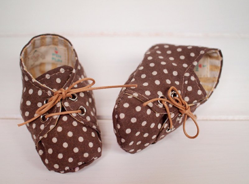 纯手工婴儿鞋-囝仔点点控8cm(布材时常变动请先留言询问) - 童装鞋 - 其他材质 卡其色