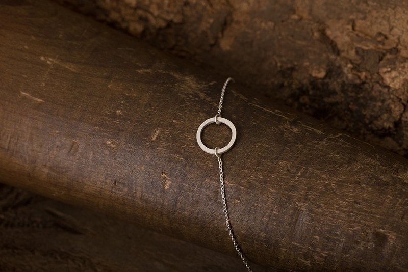 Circular 回圈 纯银手链 925 Silver Bracelet - 手链/手环 - 其他金属 白色