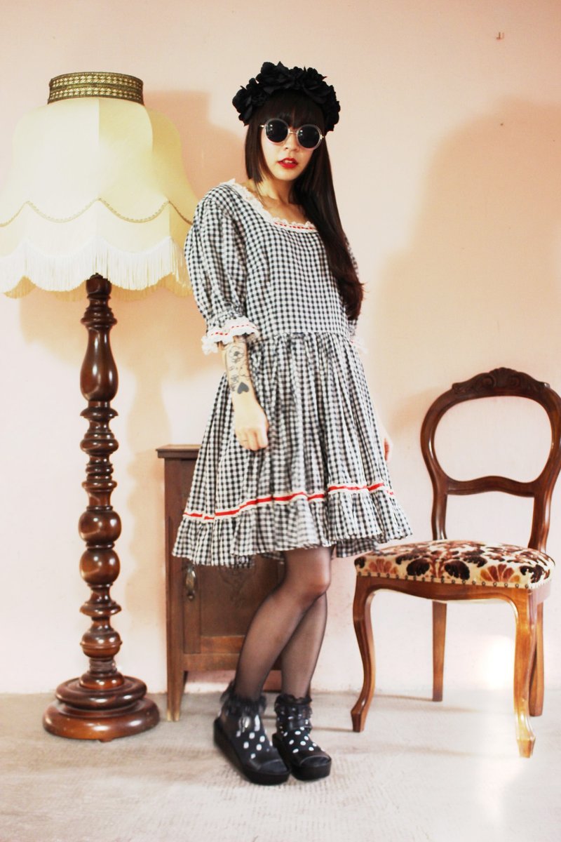 F1037(Vintage)黑色白色格纹大波浪裙摆古着洋装(婚礼/野餐/派对) - 洋装/连衣裙 - 其他材质 黑色