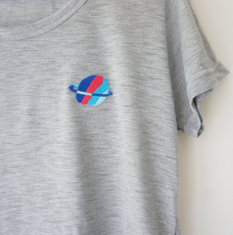 ✭hello my world刺绣款圆领宽宽tshirt（灰色） - 女装 T 恤 - 其他材质 灰色