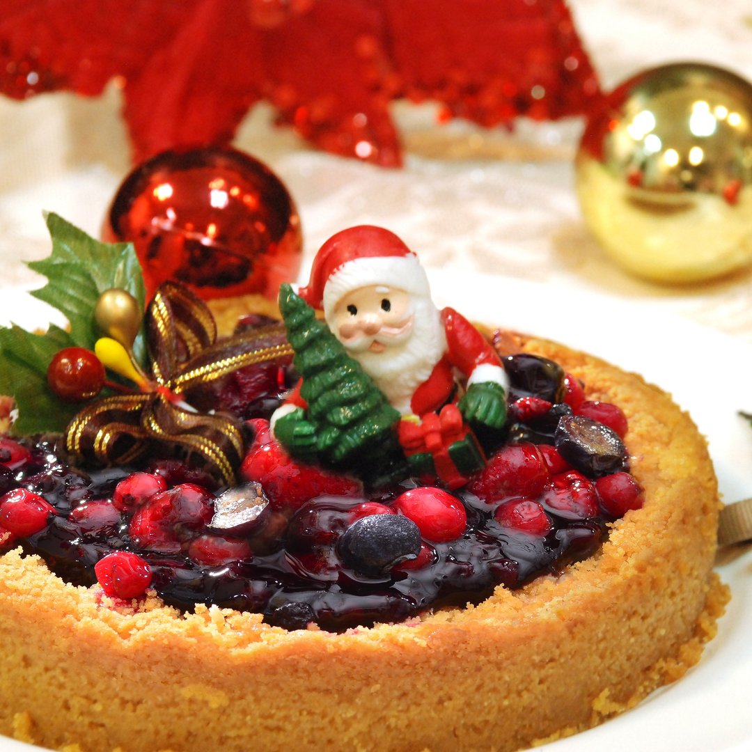★Aposo艾波索．X’mas圣诞节限定版~踏雪寻莓乳酪6寸★特价$520(原价$580)精选综合莓果让喜欢酸甜口感的您，品尝到恋爱时的酸甜的滋味 - 咸派/甜派 - 新鲜食材 紫色