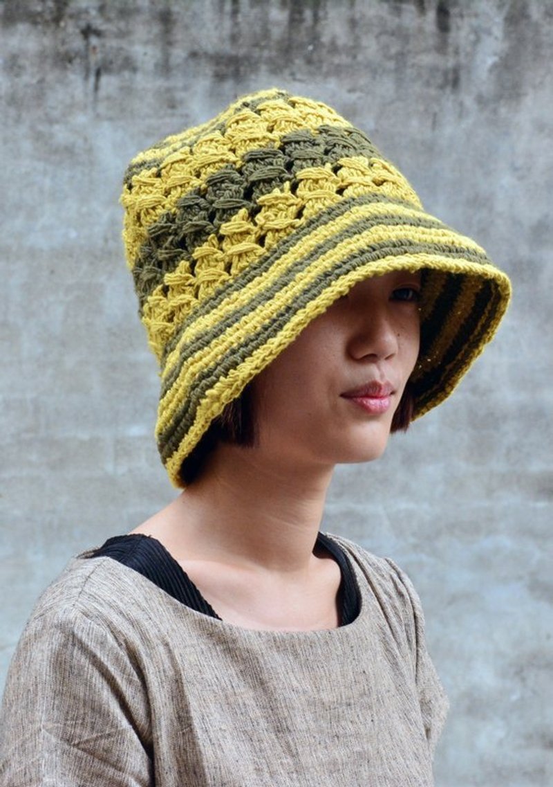 手织香蕉丝帽子 - 帽子 - 植物．花 金色