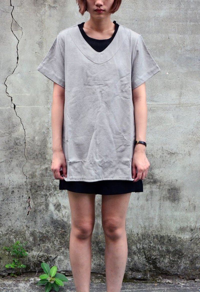 植物染大Ｖ领上衣_栗子灰＿公平贸易 - 女装上衣 - 棉．麻 灰色